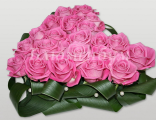 ХИТ ПРОДАЖ "Поцелуй" - композиция "сердце" из розовых роз.