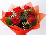 "Универсальный" - букет из 7 красных роз