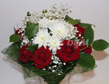 "Желаю счастья" - букет из красных роз и белых хризантем