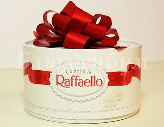 Конфеты "Raffaello" торт. Коробка круглая.