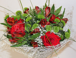 "Райские цветы" - букет из роз, альстромерий и филинга.