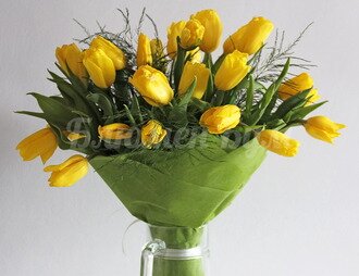 "В городе весна!" - букет из 29 тюльпанов.